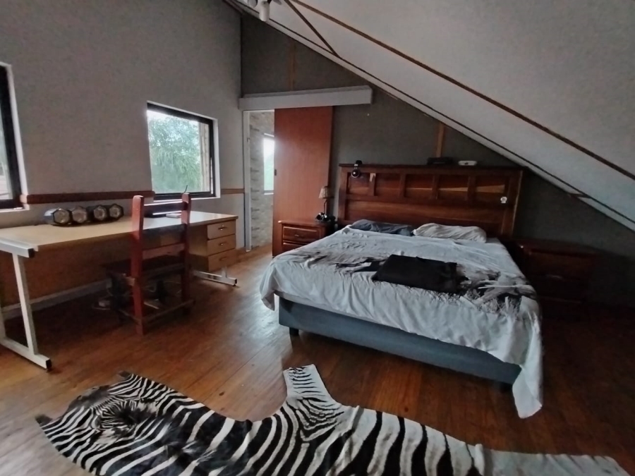 5 Bedroom Property for Sale in Safari Gardens North West